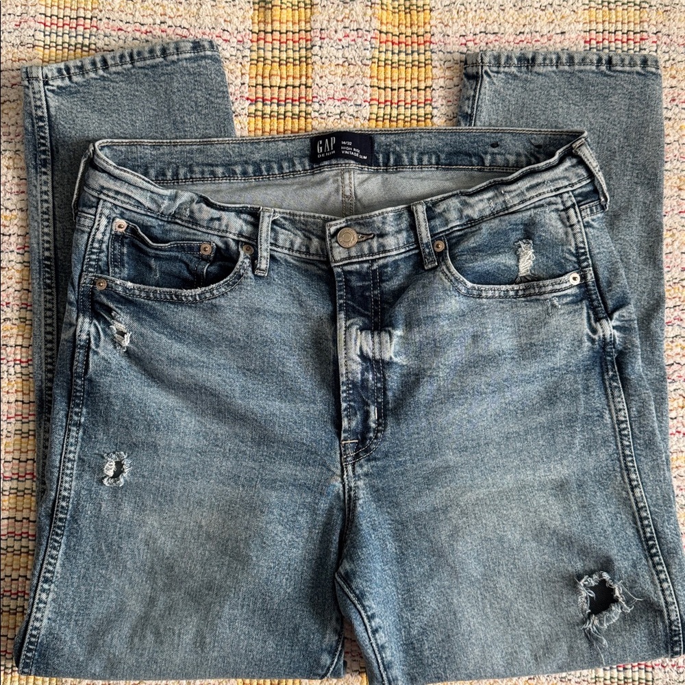 GAP High Rise VTG Slim Faded Ankle Jeans with Distressed Details